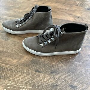 NWOT* Kenneth Cole Dark Grey Lace-Up Sneakers - Size 9